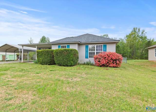 Property at 1004 Carter Grove Rd, Hazel Green, AL 35750, 3 beds, 2 baths