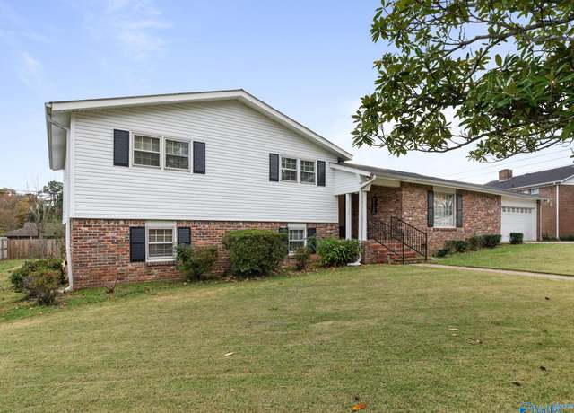 Property at 206 Mcgough Blvd, Florence, AL 35630, 5 beds, 3 baths