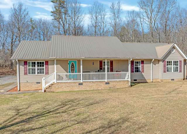 Property at 987 6th St S, Sylvania, AL 35988, 5 beds, 2 baths