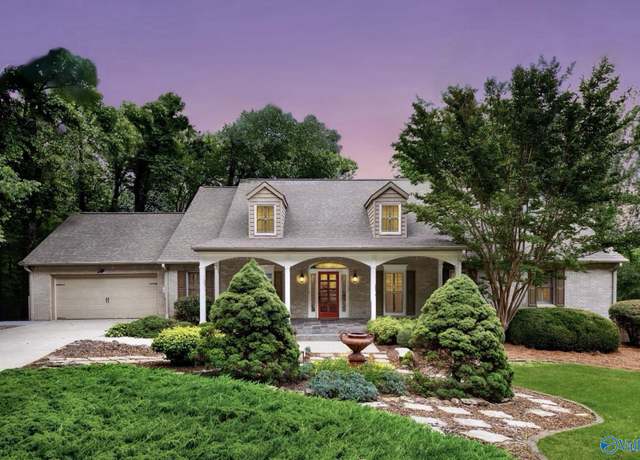 Property at 101 Runell Dr SE, Owens Cross Roads, AL 35763, 6 beds, 4.5 baths