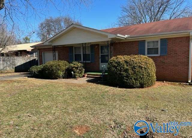 Property at 2014 E Arbor Dr NW, Huntsville, AL 35811, 3 beds, 2 baths