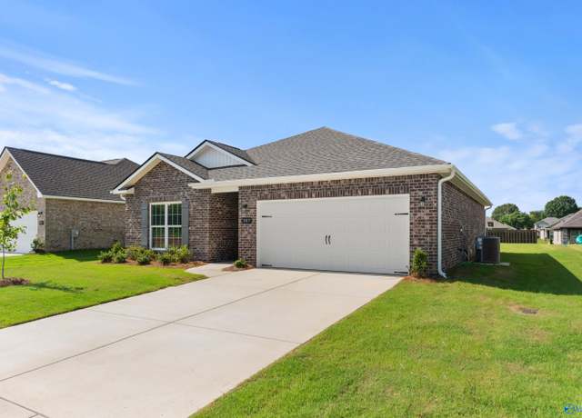 Property at 307 Keller Dr, Hazel Green, AL 35750, 3 beds, 2 baths