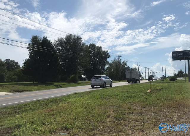Property at 1311 3rd St, Cullman, AL 35055