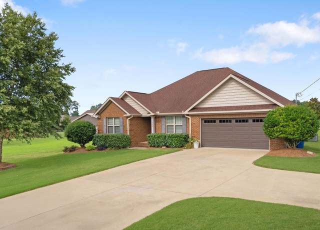 Property at 562 Oakland Dr, Gadsden, AL 35901, 3 beds, 2 baths