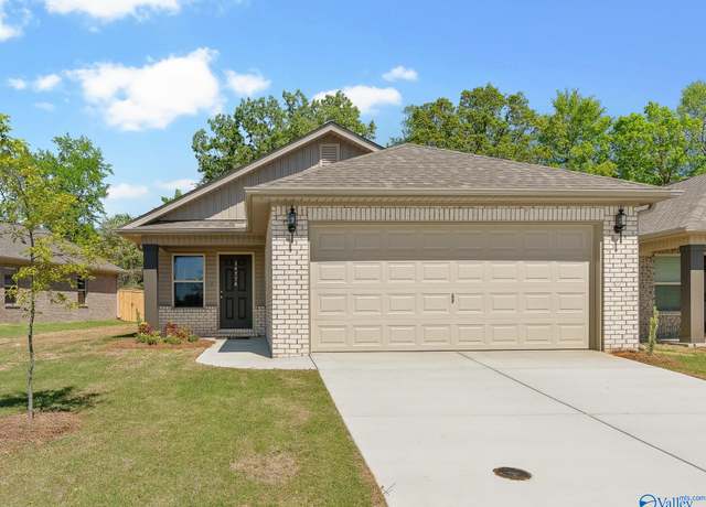 Property at 11111 Ravenel Dr, Harvest, AL 35749, 3 beds, 2 baths