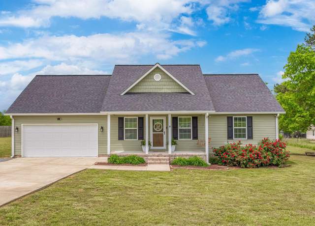 Property at 4 Michael Cir NE, Fort Payne, AL 35967, 3 beds, 2 baths