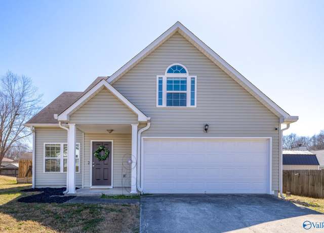 Property at 113 Forest Glen Dr, Madison, AL 35757, 3 beds, 2.5 baths
