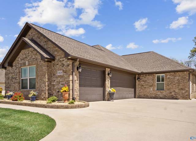 Property at 13638 Arbor Rdg, Madison, AL 35756, 4 beds, 3 baths