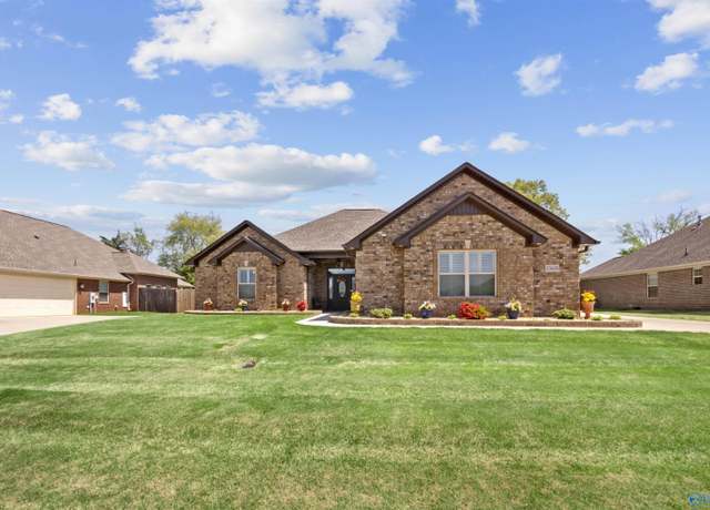 Property at 13638 Arbor Rdg, Madison, AL 35756, 4 beds, 3 baths