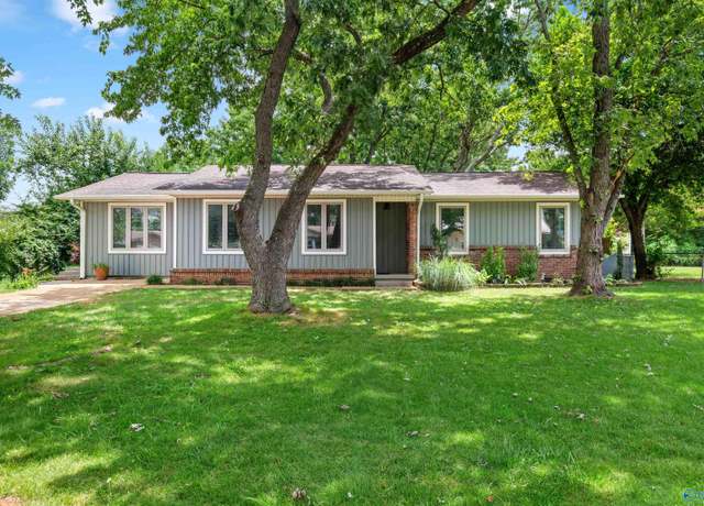 Property at 2703 Peel St, Huntsville, AL 35805, 3 beds, 1.5 baths