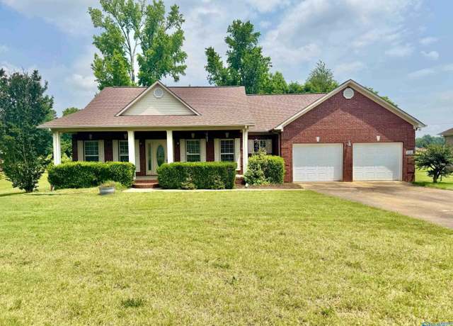 Property at 17215 Eunice Ln, Athens, AL 35613, 3 beds, 2.5 baths