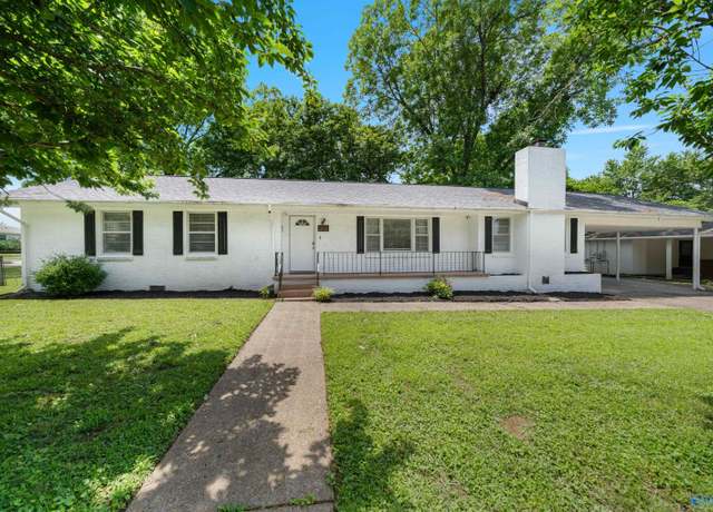 Property at 4301 Clayrest Dr NW, Huntsville, AL 35816, 4 beds, 3.5 baths