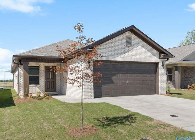 Property at 11113 Ravenel Dr, Harvest, AL 35749, 3 beds, 2 baths