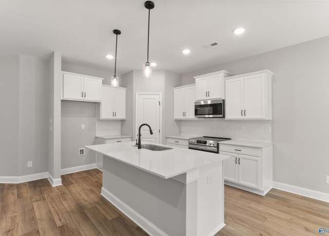 Property at 183 River Pointe Dr, New Market, AL 35761, 3 beds, 2 baths