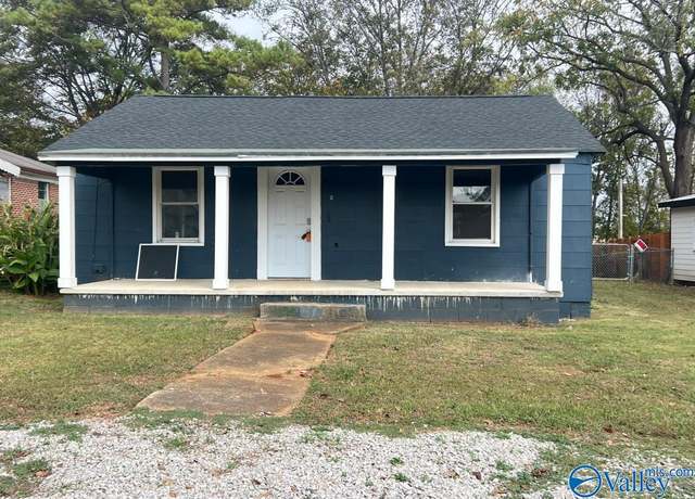 Property at 3702 8th Ave SW, Huntsville, AL 35805, 2 beds, 2 baths