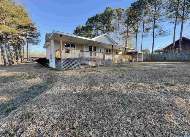 Property at 800 Rockledge Rd, Attalla, AL 35954, 3 beds, 2.5 baths