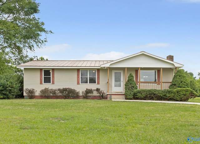 Property at 431 County Road 449, Town Creek, AL 35672, 3 beds, 1 bath