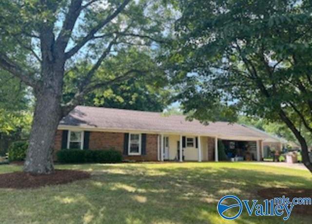 Property at 100 Pickering Cir, Meridianville, AL 35759, 3 beds, 2 baths