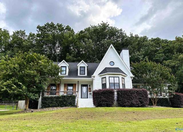 Property at 118 Season Ln, Huntsville, AL 35811, 4 beds, 2.5 baths
