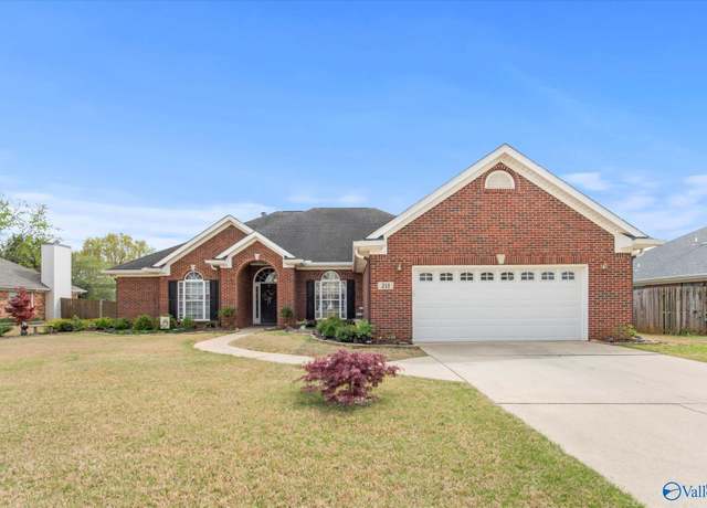 Property at 211 Garden Brook Dr, Madison, AL 35758, 3 beds, 2 baths