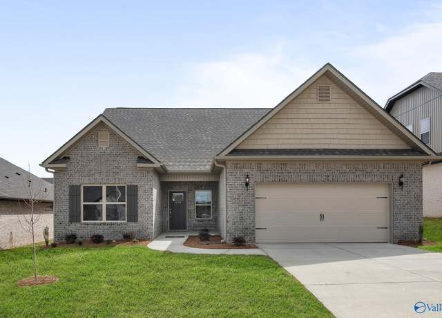 Property at 179 Pennington Ave, Huntsville, AL 35811, 4 beds, 3 baths