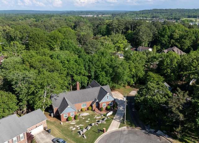 Property at 3412 Stillwood Dr, Decatur, AL 35603, 4 beds, 4.5 baths