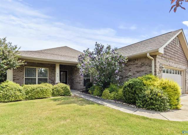 Property at 410 Bald Eagle Run, Huntsville, AL 35824, 4 beds, 2 baths