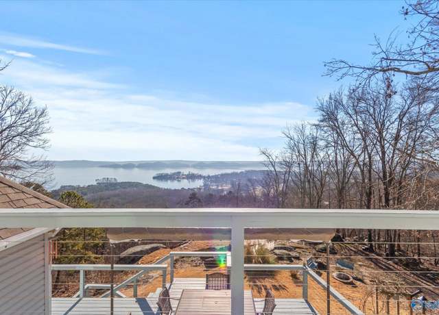 Property at 200 Granada Ln, Guntersville, AL 35976, 5 beds, 2.5 baths
