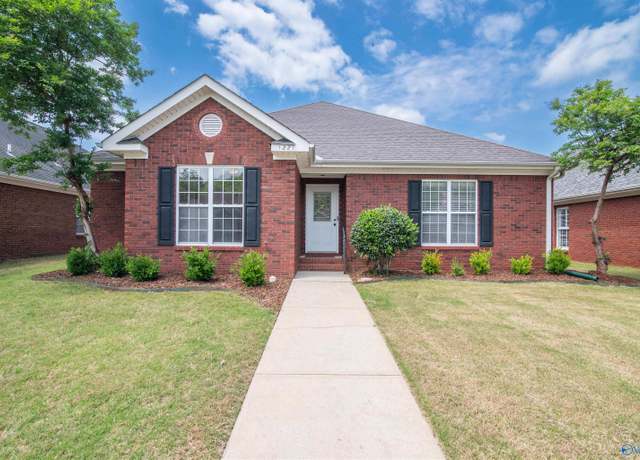 Property at 1221 Excalibur Dr SW, Decatur, AL 35603, 3 beds, 2 baths