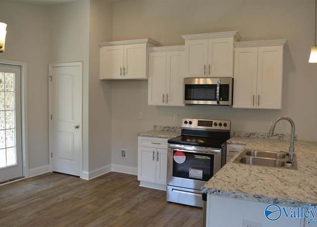 Property at 15480 Lapwing Cv, Athens, AL 35611, 3 beds, 2 baths