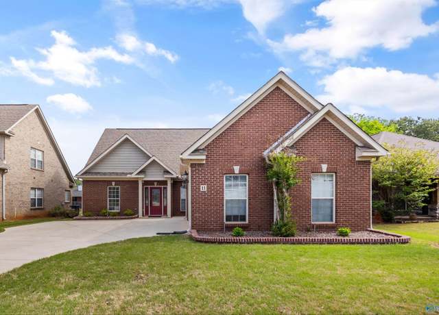 Property at 11 Nandina Ln SW, Huntsville, AL 35824, 3 beds, 2.5 baths