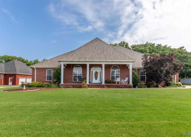 Property at 28066 Kim Dr, Harvest, AL 35749, 4 beds, 3.5 baths
