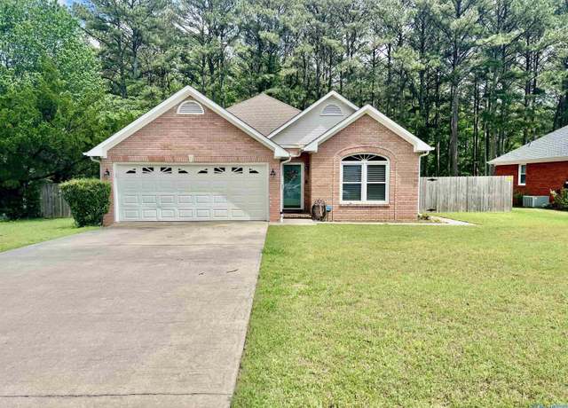 Property at 206 Bellemeade St, Hartselle, AL 35640, 3 beds, 2 baths