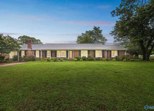 Property at 428 Rabbittown Rd, Gadsden, AL 35905, 4 beds, 3 baths