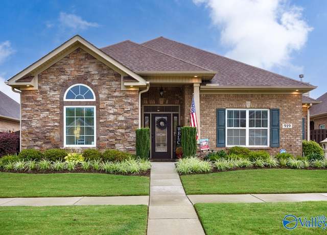 Property at 919 Binding Br NW, Huntsville, AL 35806, 3 beds, 2 baths