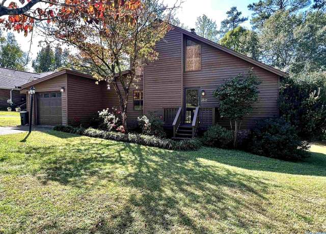 Property at 3517 Colonial Dr, Guntersville, AL 35976, 3 beds, 2 baths
