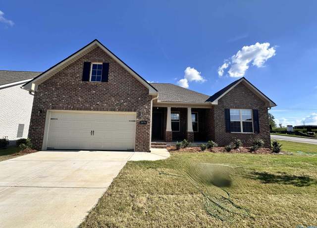 Property at 2076 Austin Dr NE, Cullman, AL 35058, 3 beds, 2.5 baths