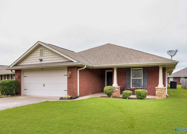 Property at 247 Fields Pond Dr, Madison, AL 35756, 3 beds, 2 baths
