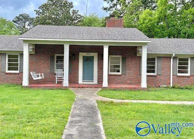 Property at 805 7th St NE, Arab, AL 35016, 3 beds, 2 baths