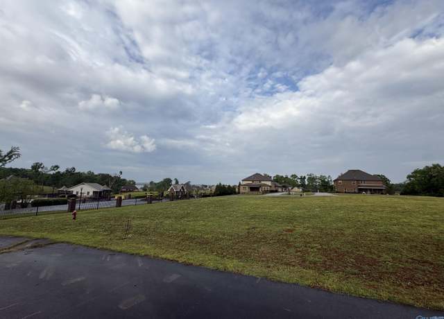 Property at 17 Pipers Sq, Athens, AL 35611