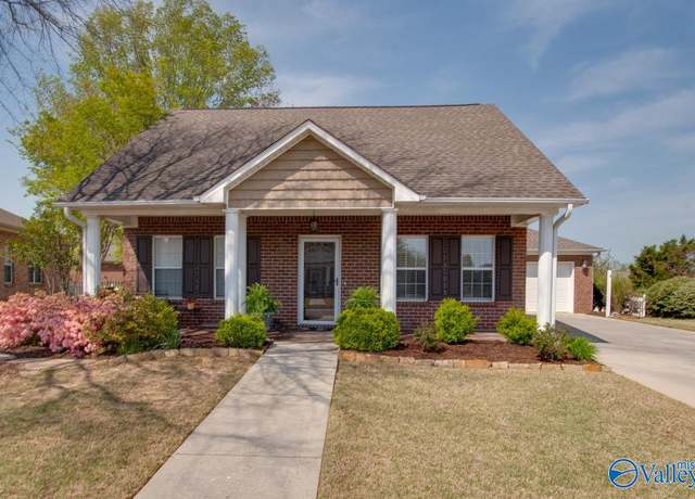 Property at 5111 Frankford Dr SE, Owens Cross Roads, AL 35763, 3 beds, 2 baths