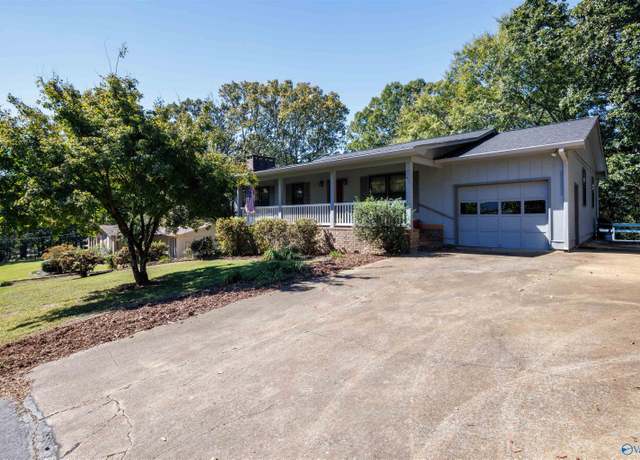 Property at 1610 E Ridge Rd, Scottsboro, AL 35768, 3 beds, 2 baths