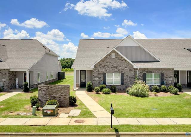 Property at 3217 Mcclellan Way SE, Decatur, AL 35603, 3 beds, 2.5 baths