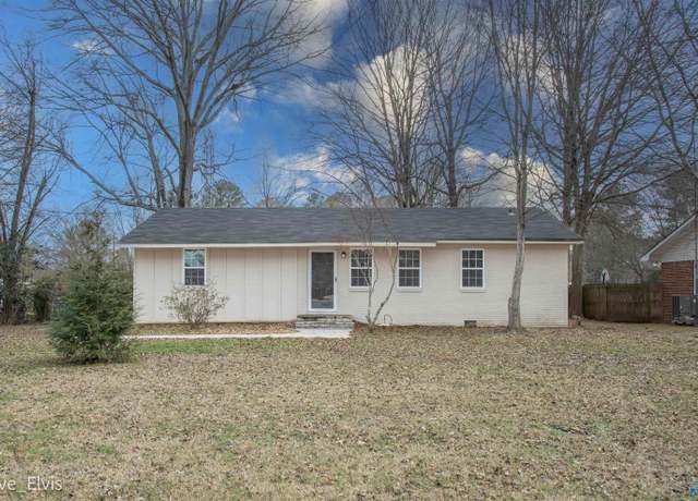 Property at 404 Adams St SW, Hartselle, AL 35640, 3 beds, 1.5 baths