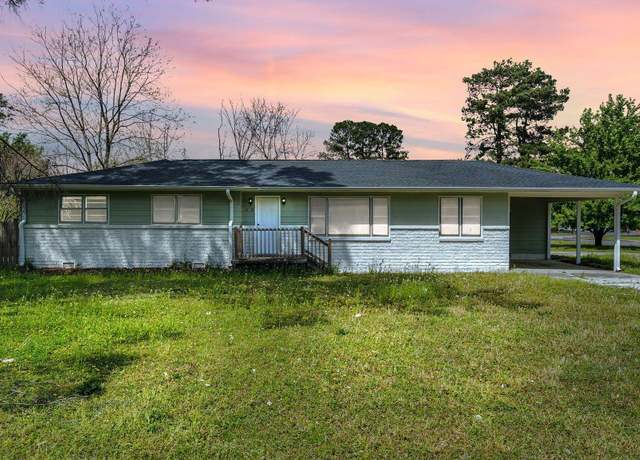 Property at 1801 Danville Rd SW, Decatur, AL 35601, 3 beds, 2 baths