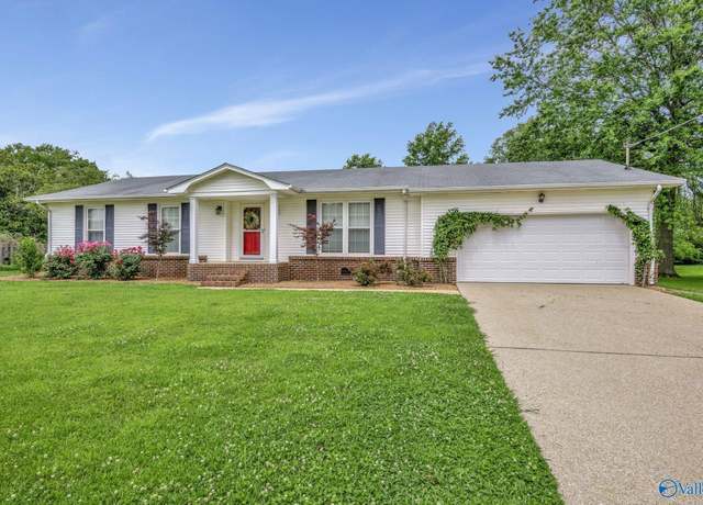 Property at 10307 Leicester Dr, Huntsville, AL 35803, 3 beds, 2 baths