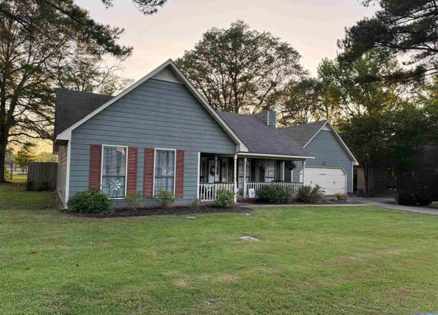Property at 412 Briarwood Ave, Albertville, AL 35950, 3 beds, 2 baths