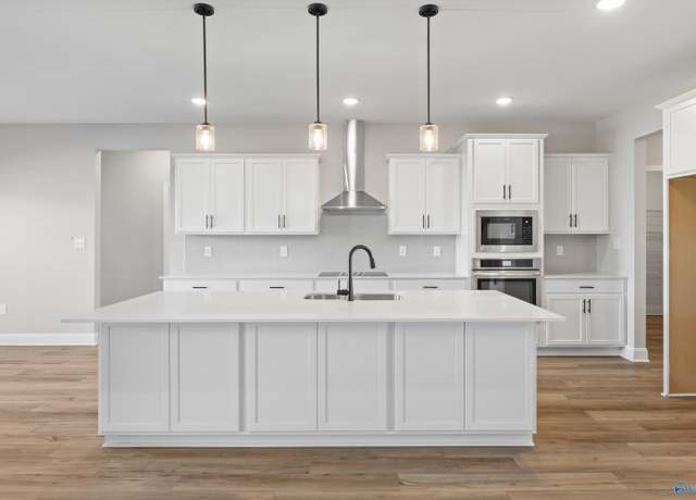 Property at 100 Bella Kate Dr, Meridianville, AL 35759, 4 beds, 3.5 baths
