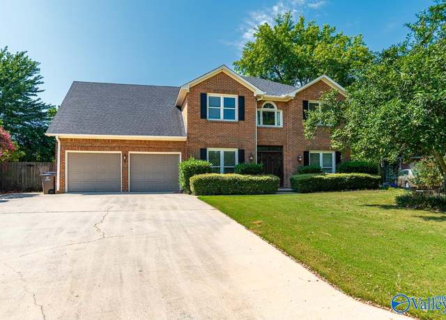 Property at 1254 Brandywine Ln SE, Decatur, AL 35601, 4 beds, 2.5 baths