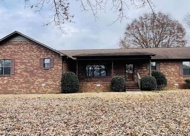 Property at 1015 Daisy St, Albertville, AL 35950, 3 beds, 2 baths